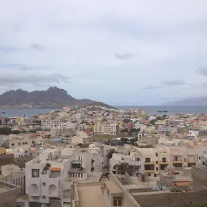 Alojamento de Acomodação e Pequeno-almoço Residencial Monte Cara