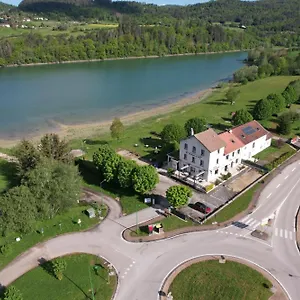 Au Moulin Du Pont Samognat
